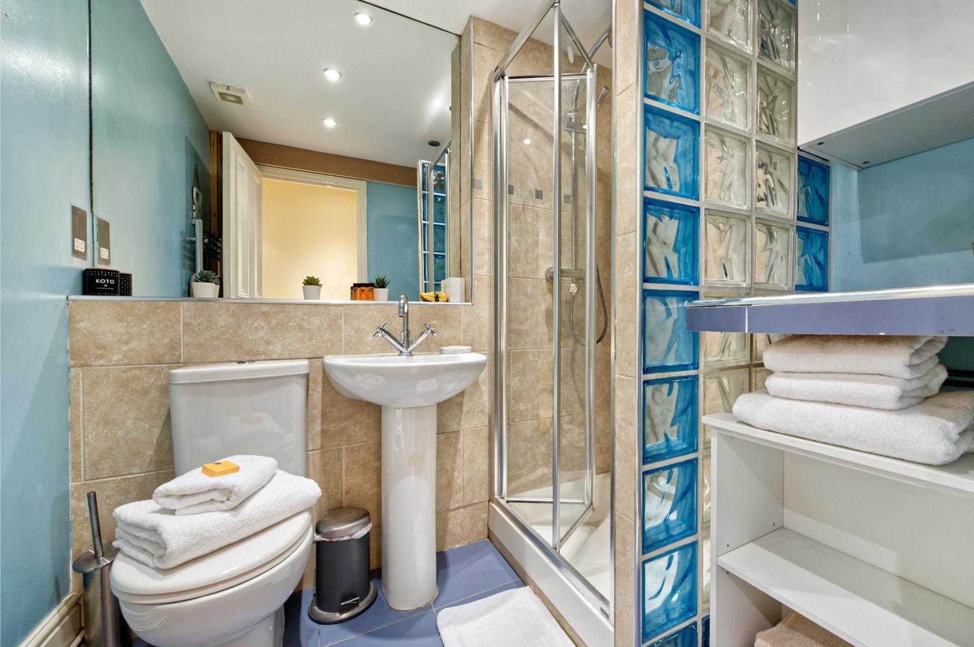 Spacious Pimlico By Underthedoormat London