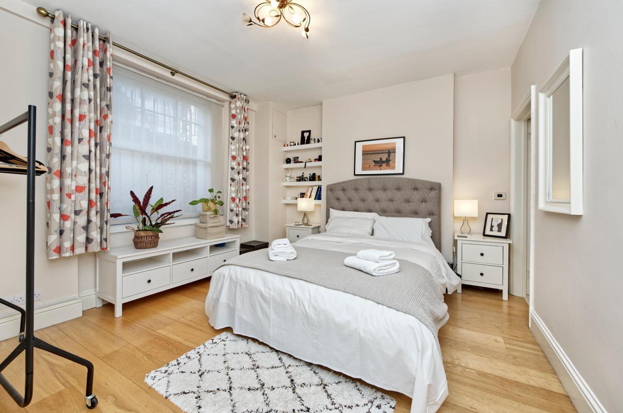 Apartment Spacious Pimlico By Underthedoormat *