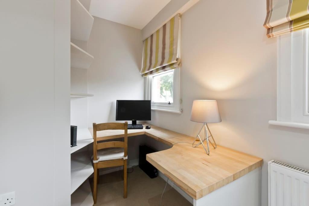 Modern Town House In Barnes, West Feriehus