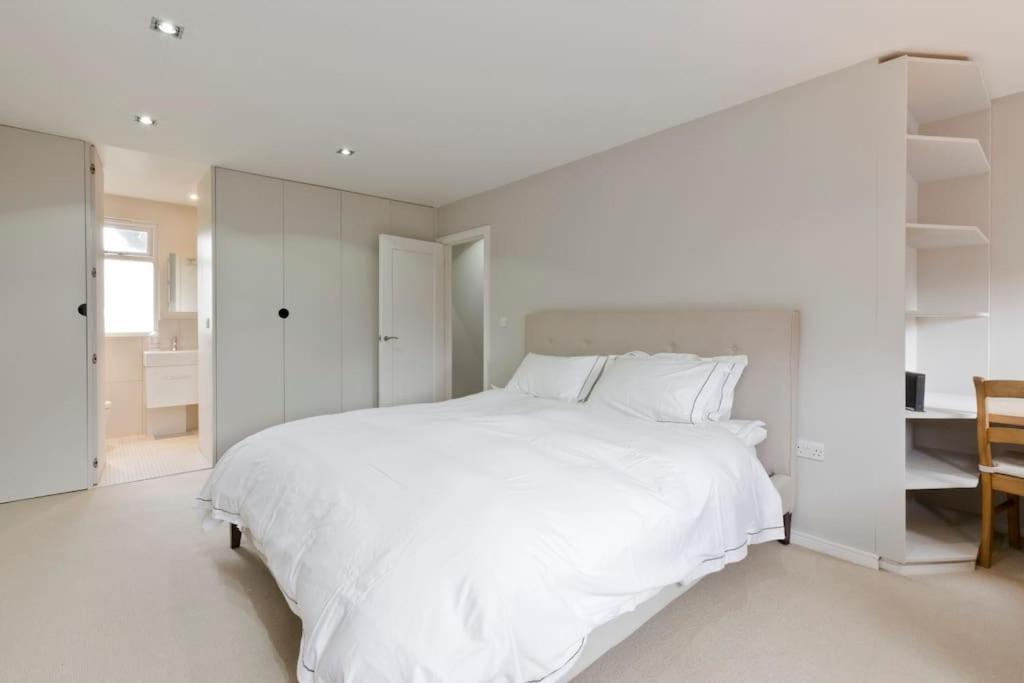 Modern Town House In Barnes, West Feriehus *