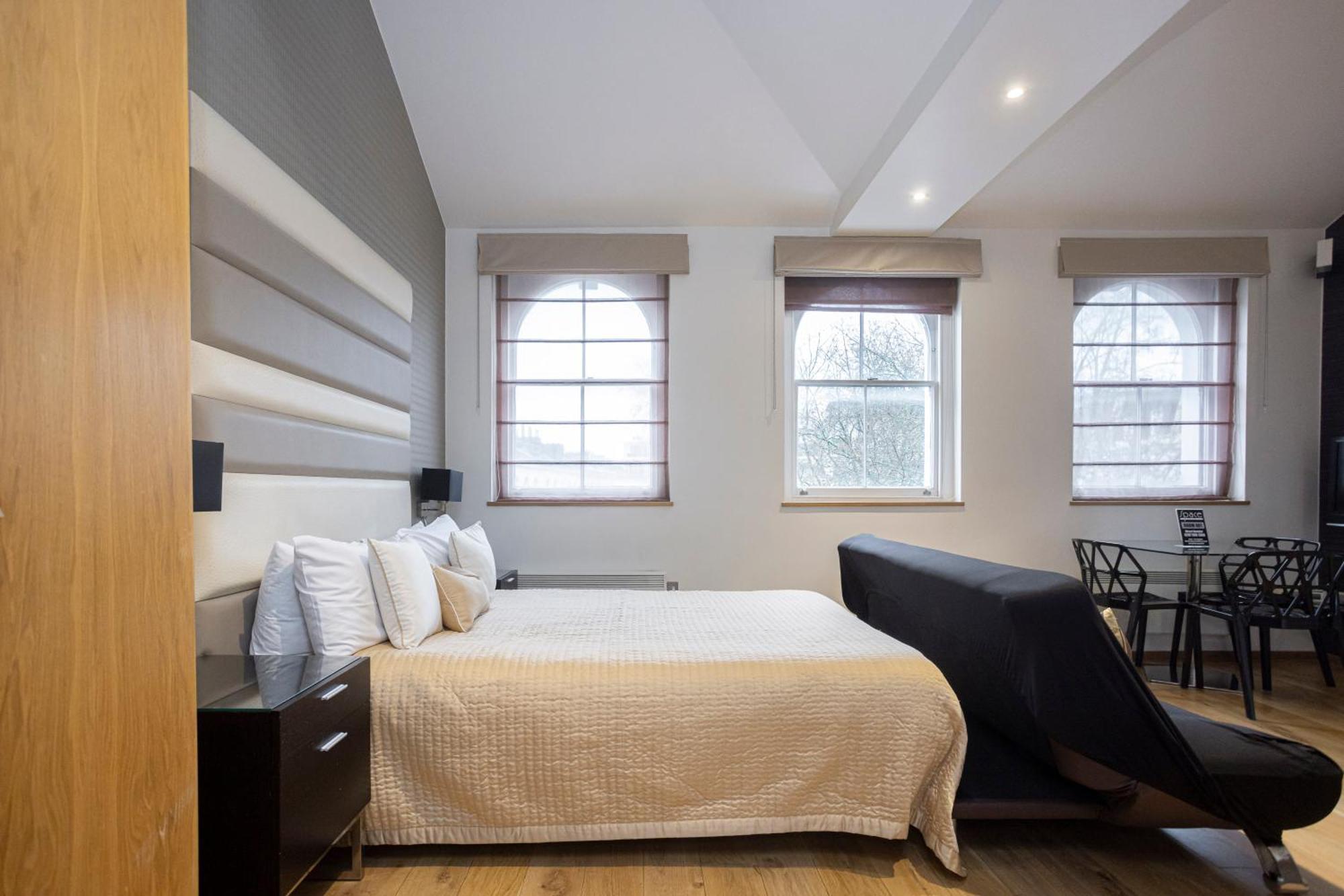 Aparthotel Space 4*