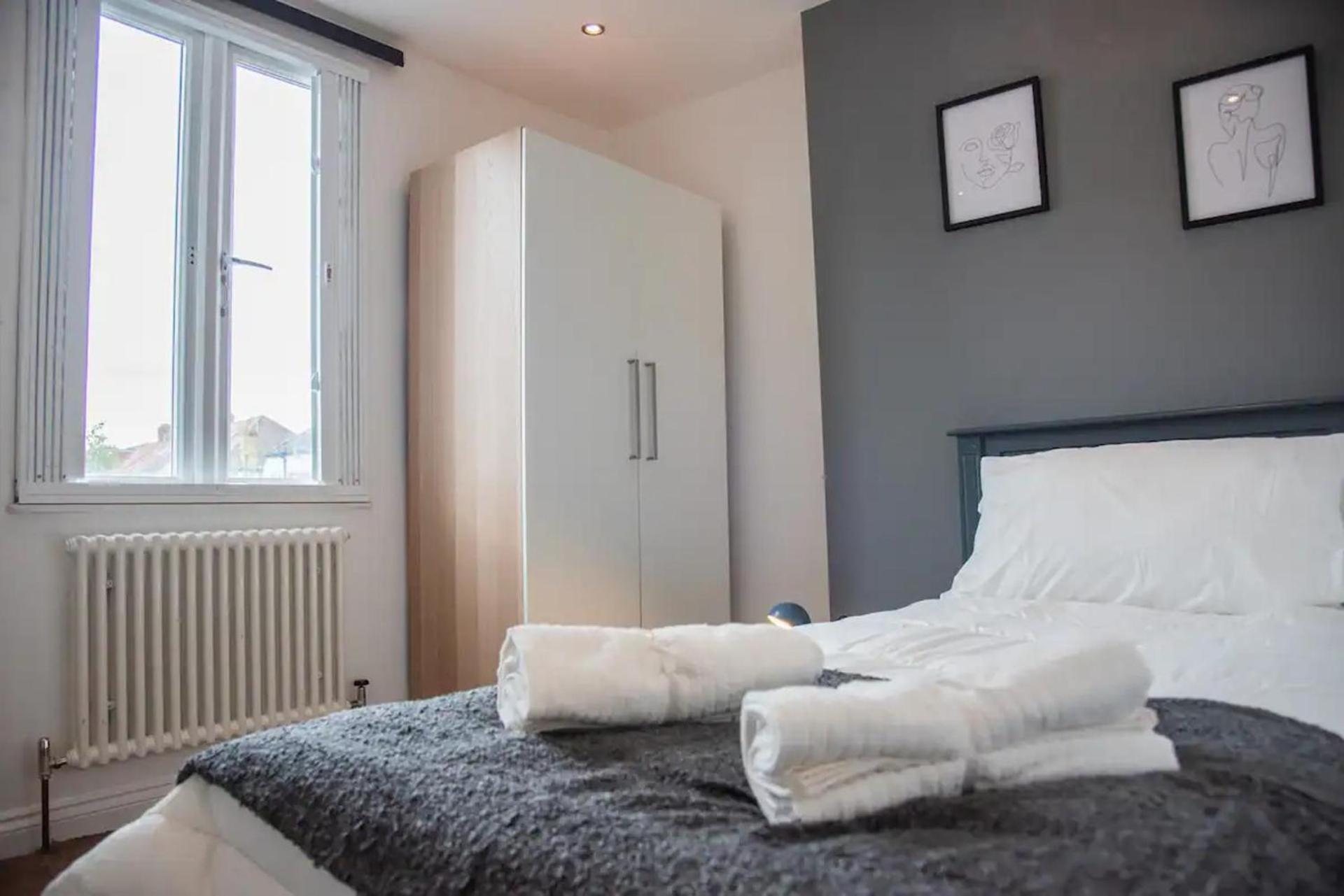 Apartment Charming 3-bed In *
