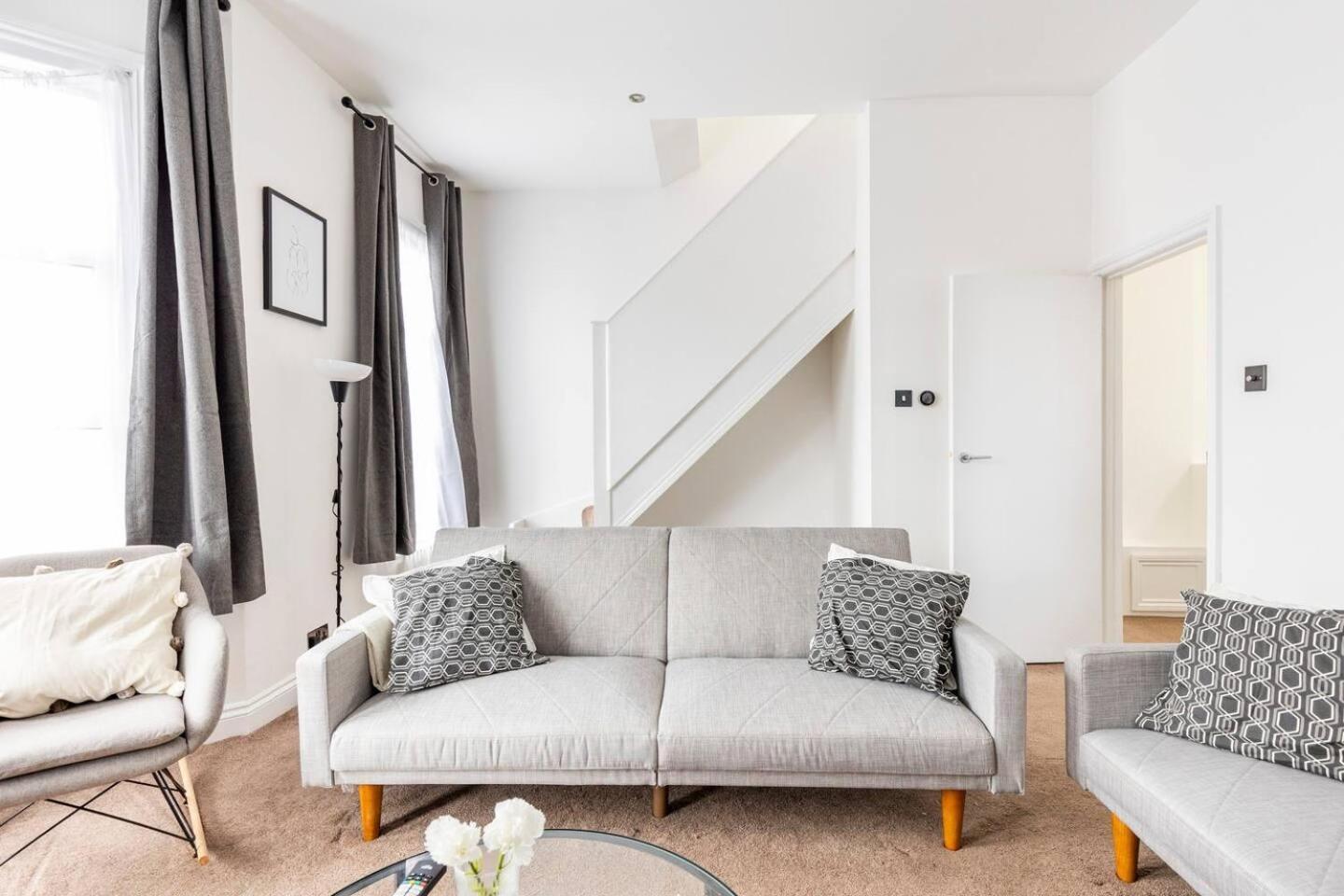 Charming 3-bed In Apartment *