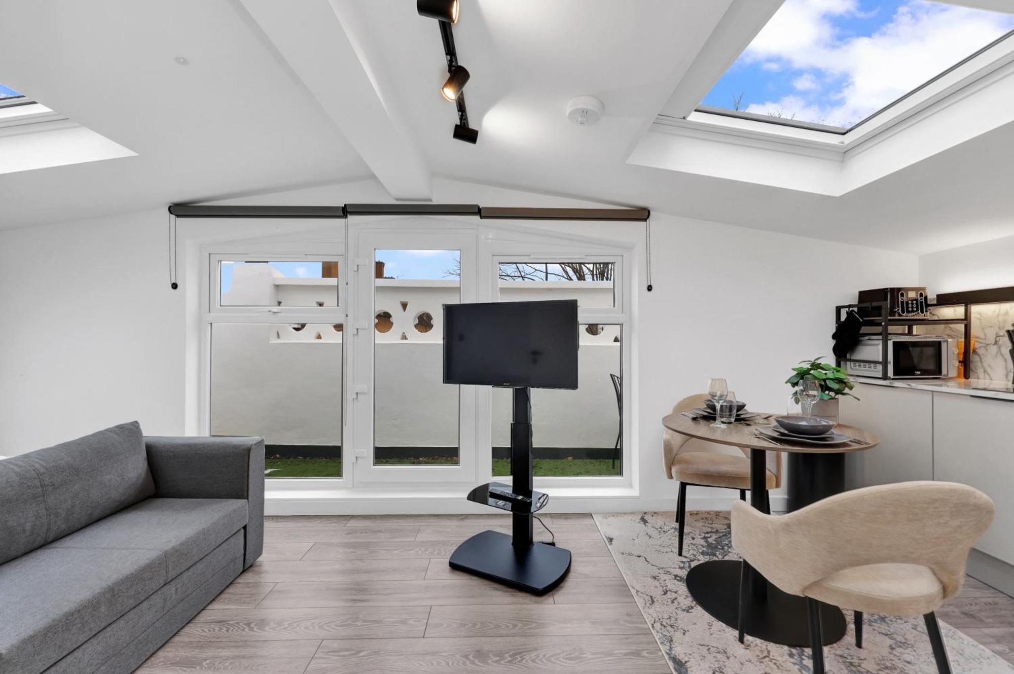 Hilldrop Short Term & Flexible Renting Islington With Free Wifi, Parking & Garden Appartement Londen