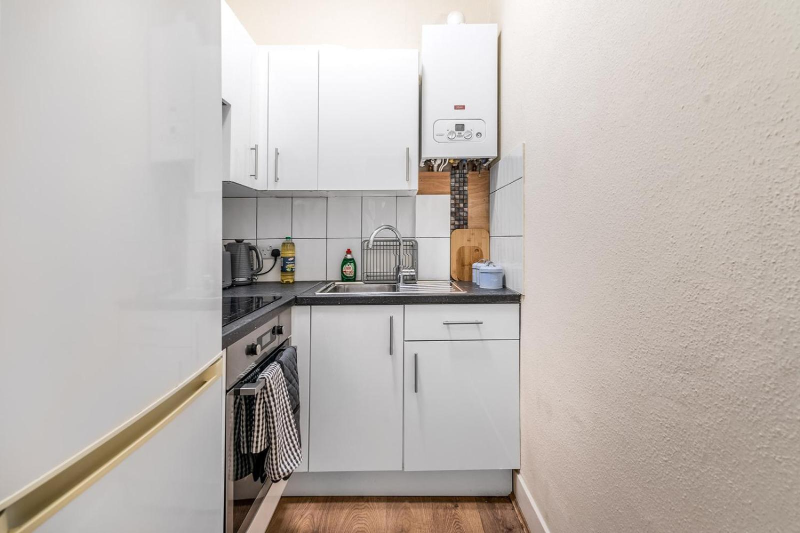 Livestay Cozy One Bedroom In Brixton Apartment *