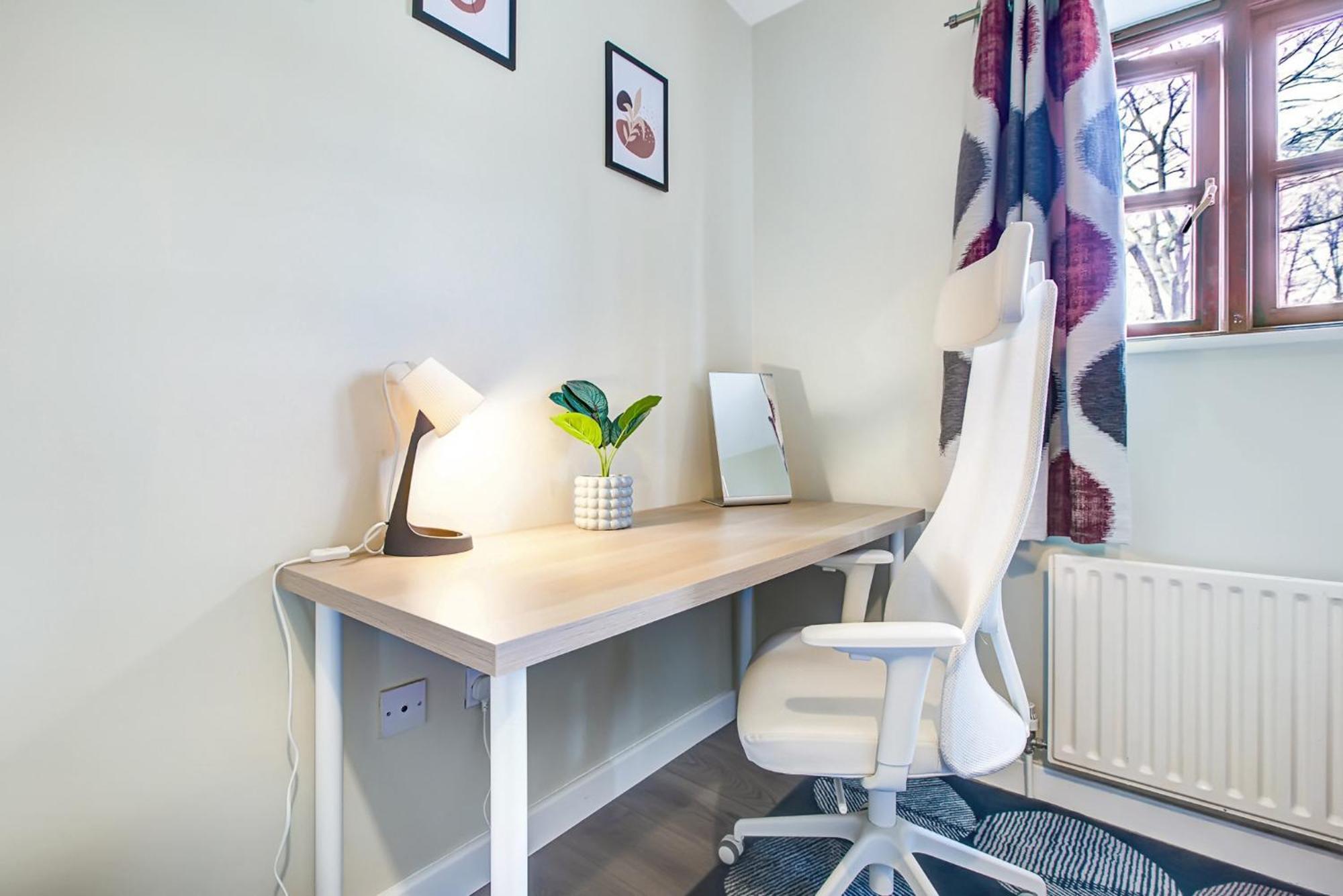 Spacious & Modern 2 Bed Sleeps 5 In Walthamstow Apartment