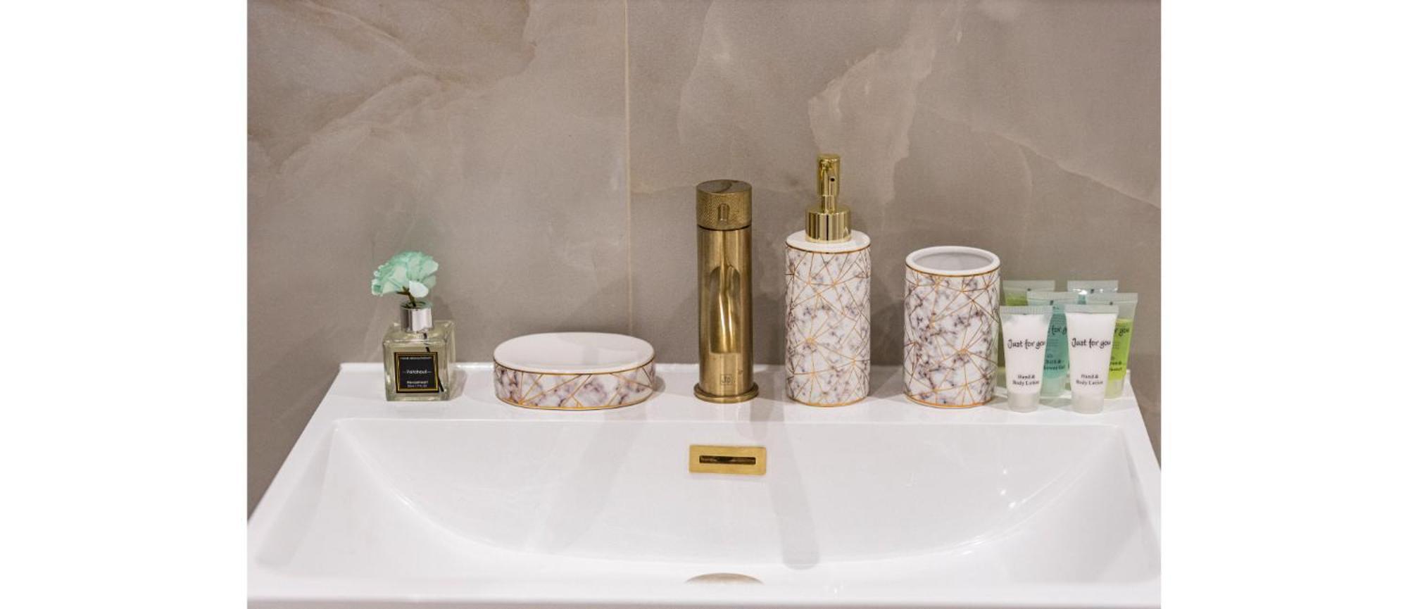 Luxe Minimalist 1-bed Flat : 7 Mins From Station Apartment