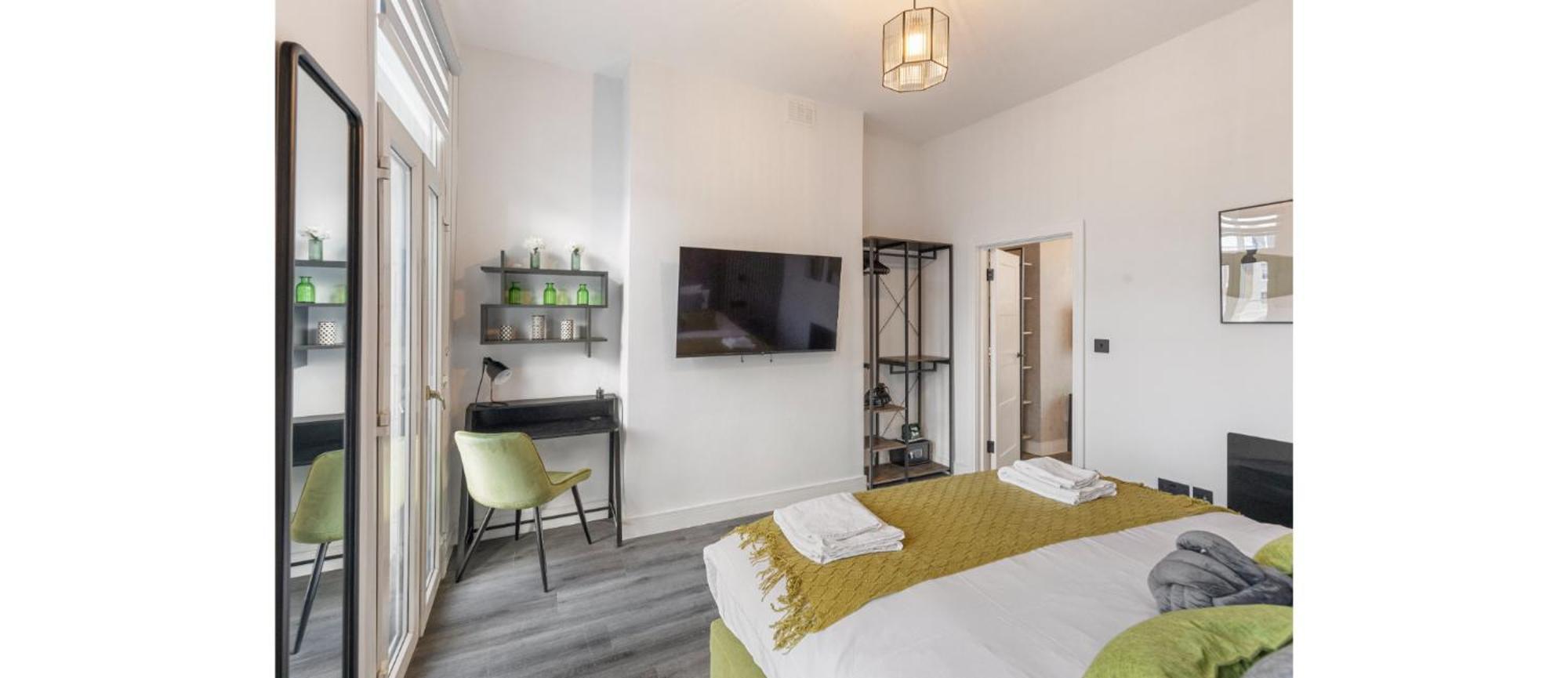 Bliss In The City: Comfortable 1-bed Retreat * London