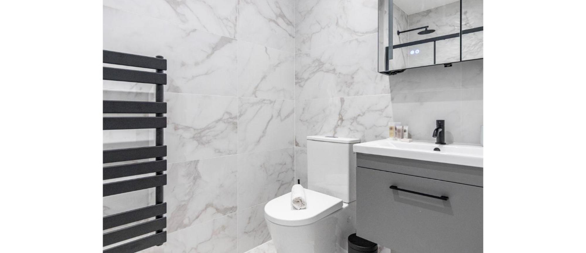 Bliss In The City: Comfortable 1-bed Retreat Apartment