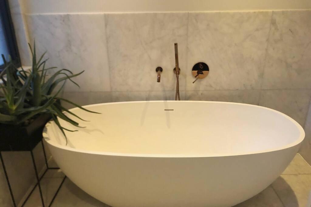 Stunning Modern Large 5 Bed House Willesden London