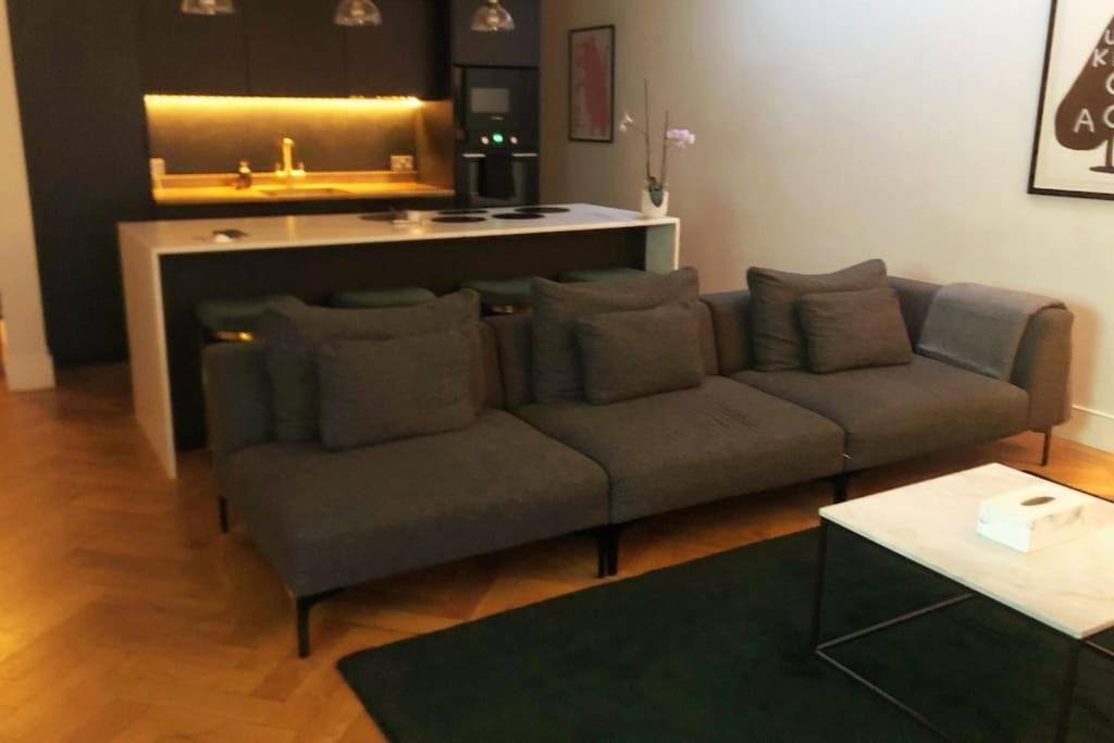 Stunning Modern Large 5 Bed House Willesden Leilighet
