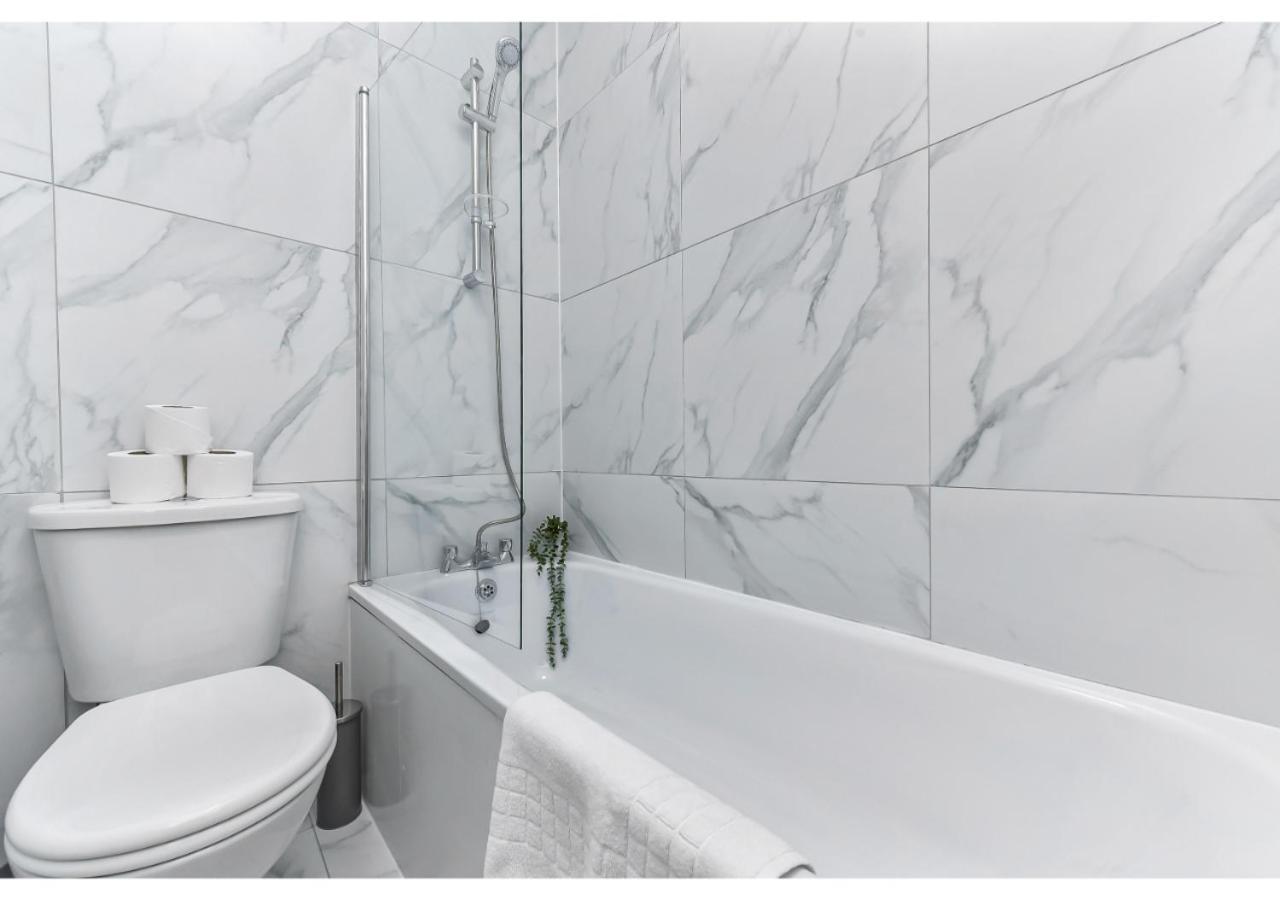 Great 4br House Apartment *
