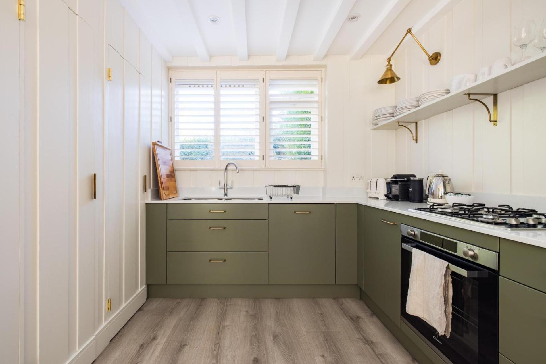 Battersea Set - 3 Bedroom With Garden Apartment London
