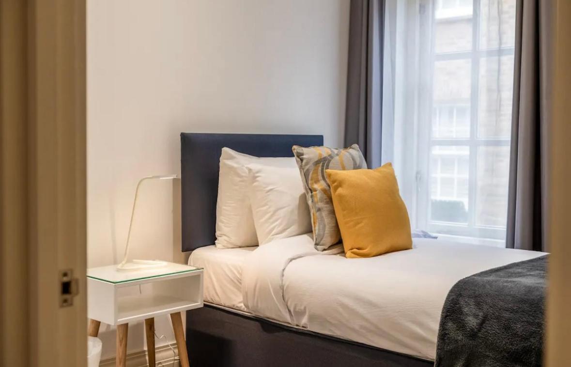 Homestay Luxury 2 Bedroom House Near Mayfair - Entire