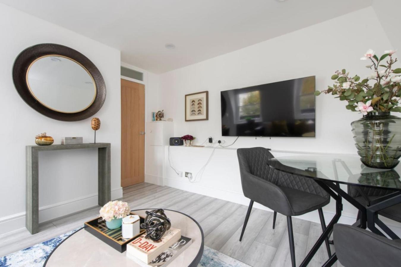 Beautiful Notting Hill Apartment