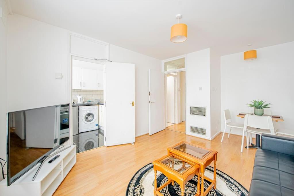 Superb 2 Bedroom Flat In The Heart Of Marylebone Leilighet London