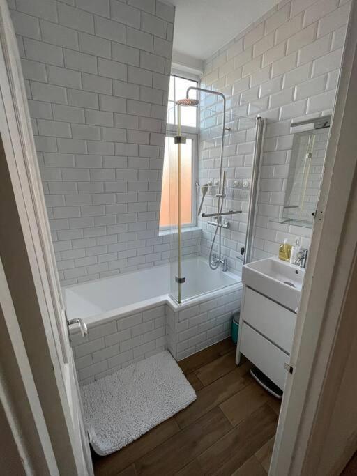 Apartment Beautiful 3 Bed In Leafy Hampstead
