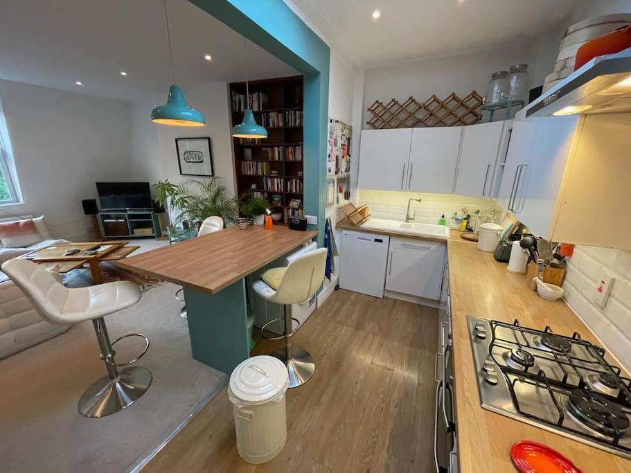 Beautiful 3 Bed In Leafy Hampstead * London