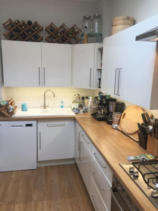 Beautiful 3 Bed In Leafy Hampstead * London