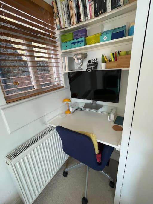 Beautiful 3 Bed In Leafy Hampstead Apartment *