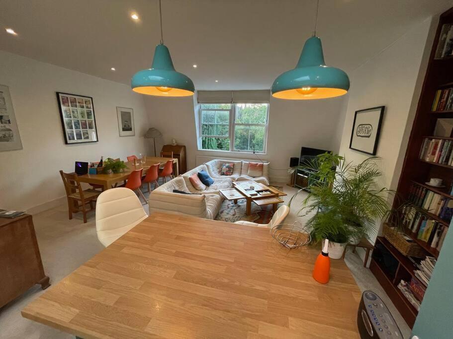 Beautiful 3 Bed In Leafy Hampstead