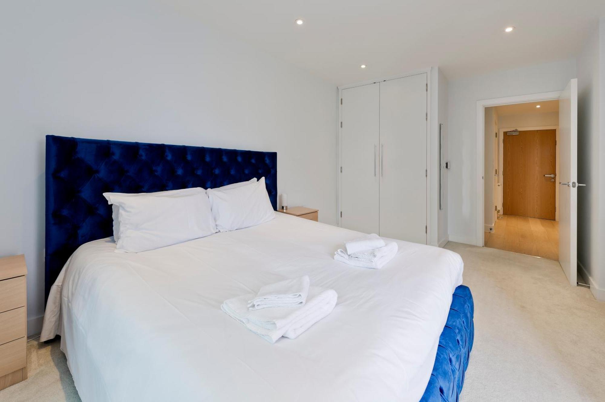 Spacious Flat Near South Bank By Underthedoormat Apartment *