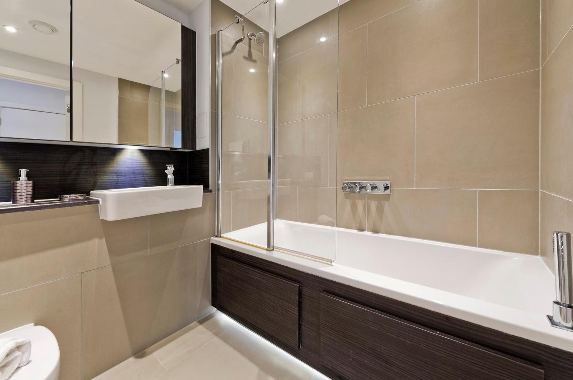 Spacious Flat Near South Bank By Underthedoormat Apartment London