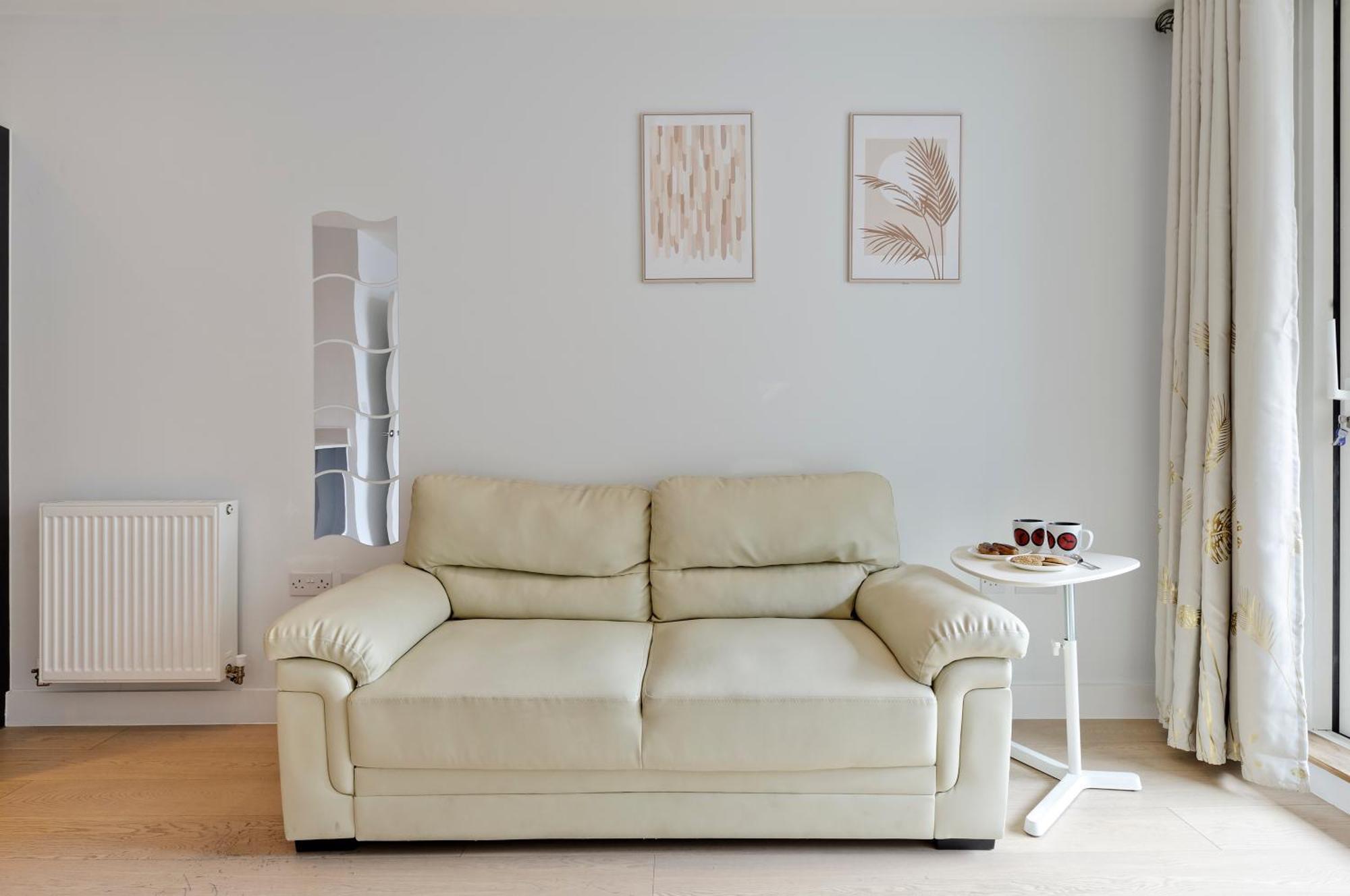 Apartment Spacious Flat Near South Bank By Underthedoormat