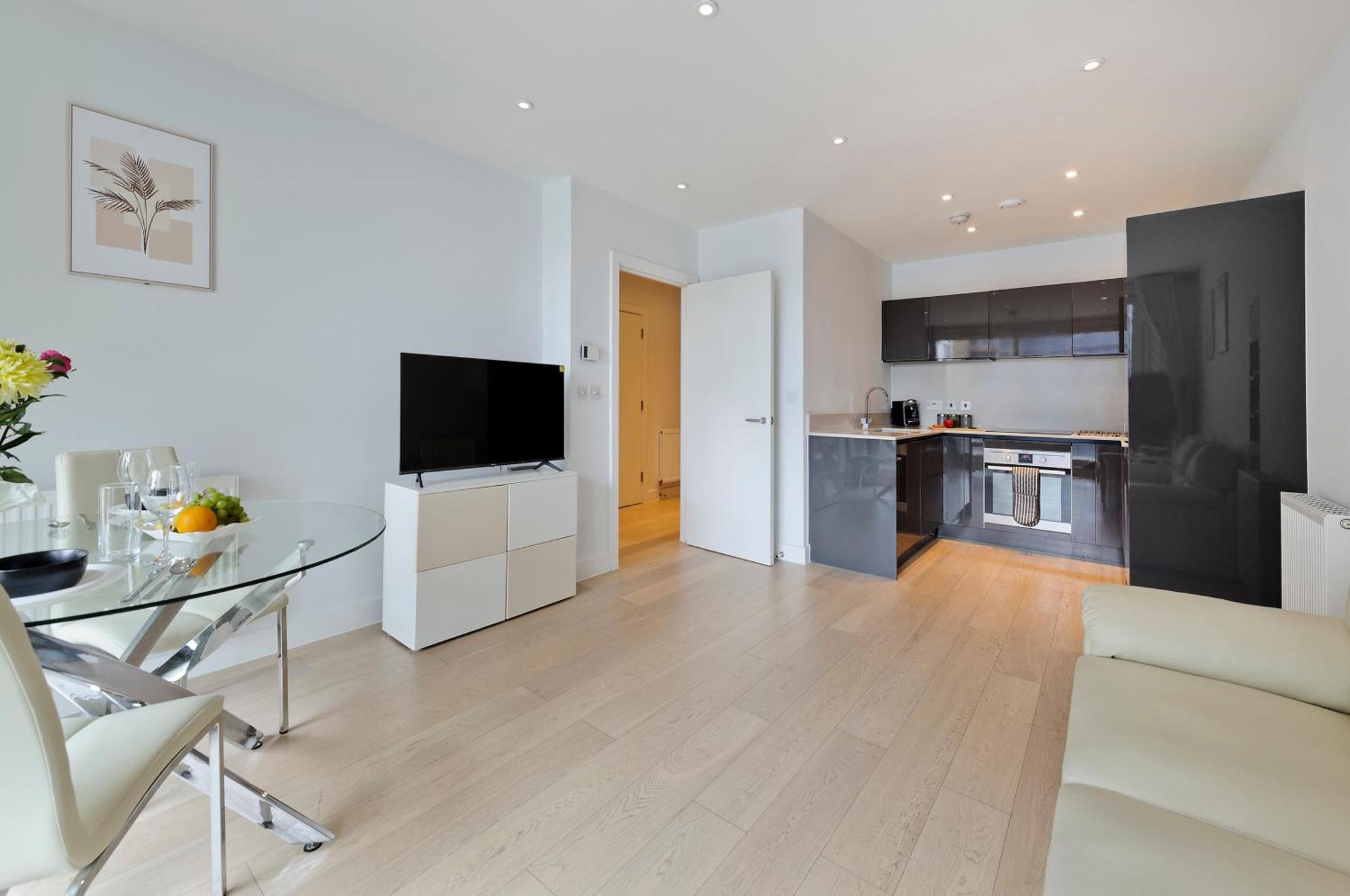 Spacious Flat Near South Bank By Underthedoormat Apartment