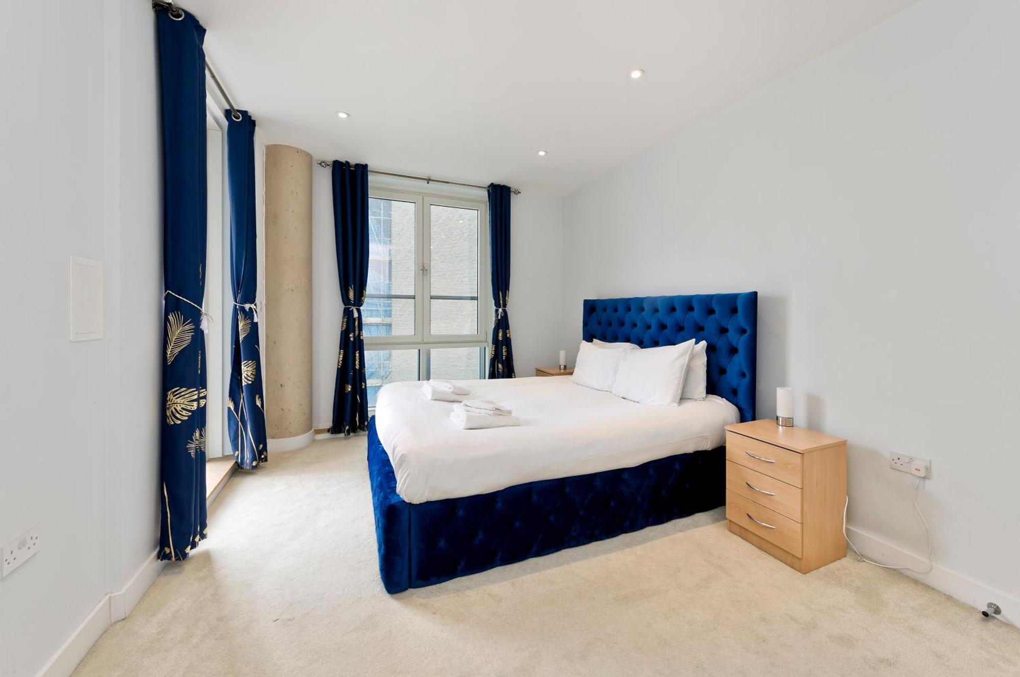 Apartment Spacious Flat Near South Bank By Underthedoormat
