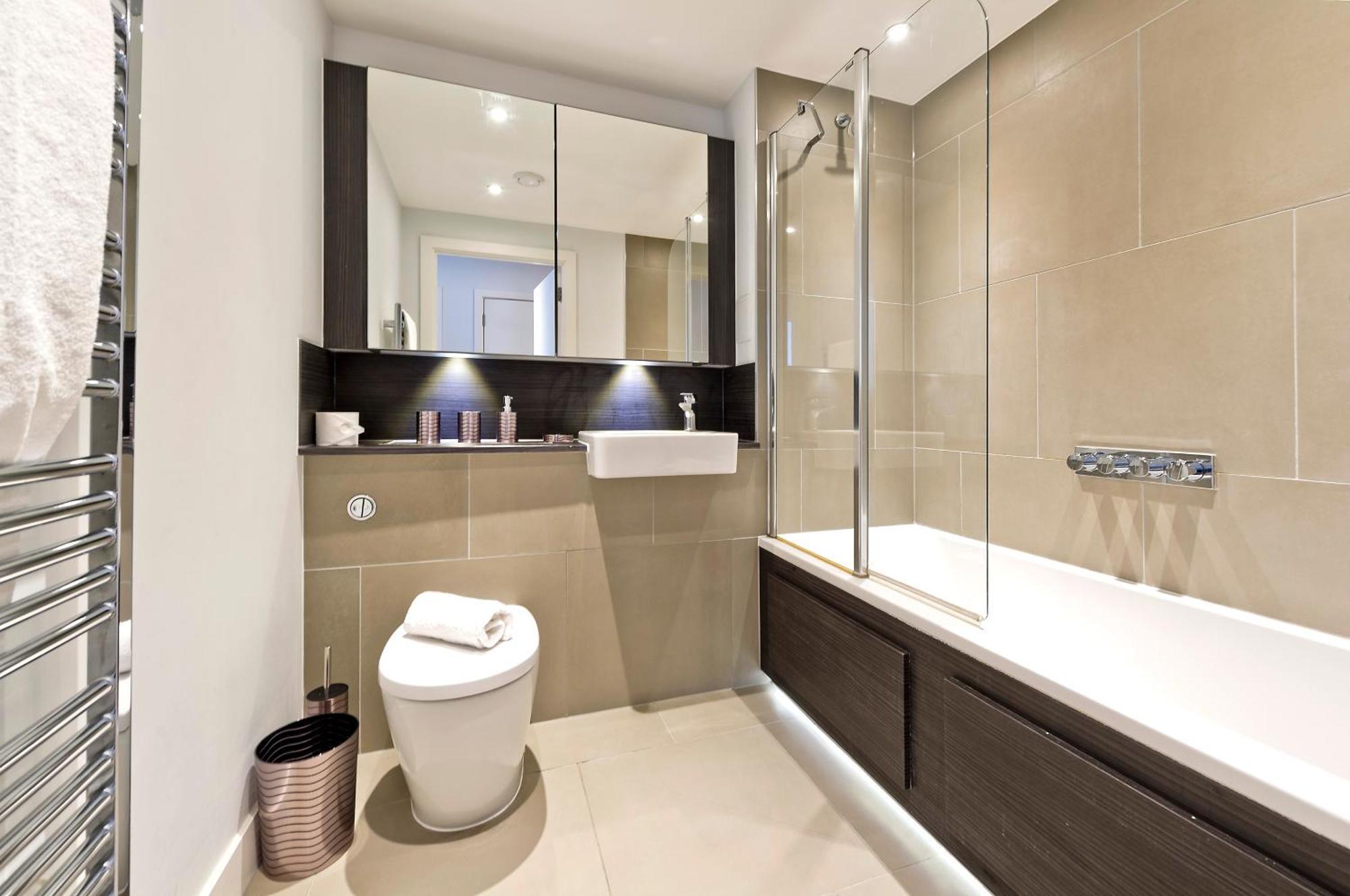 Apartment Spacious Flat Near South Bank By Underthedoormat