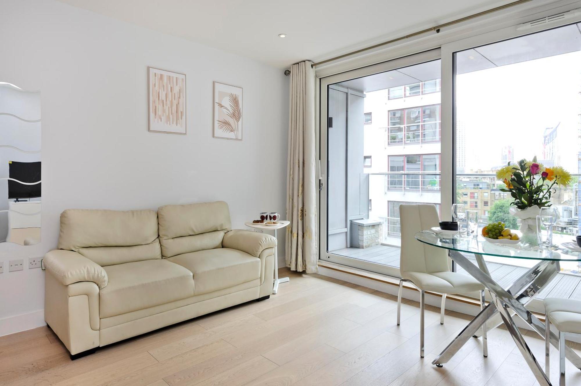 Apartment Spacious Flat Near South Bank By Underthedoormat