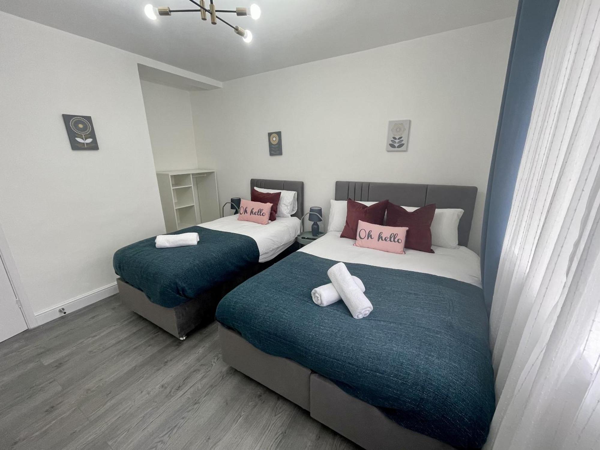 Deluxe - Next To Kings Cross - Eurostar & Euston Station Apartment London