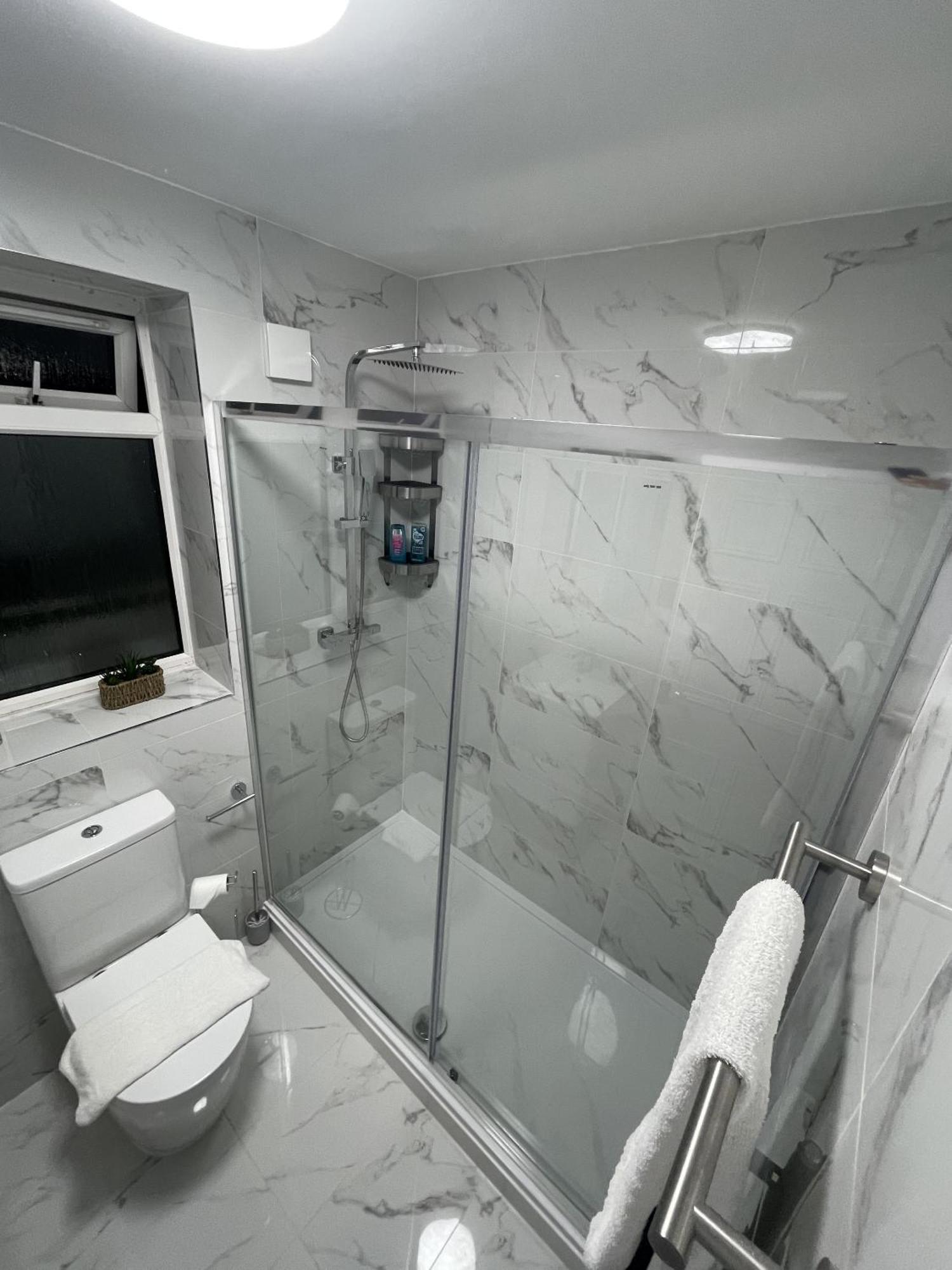 Deluxe - Next To Kings Cross - Eurostar & Euston Station Apartment London
