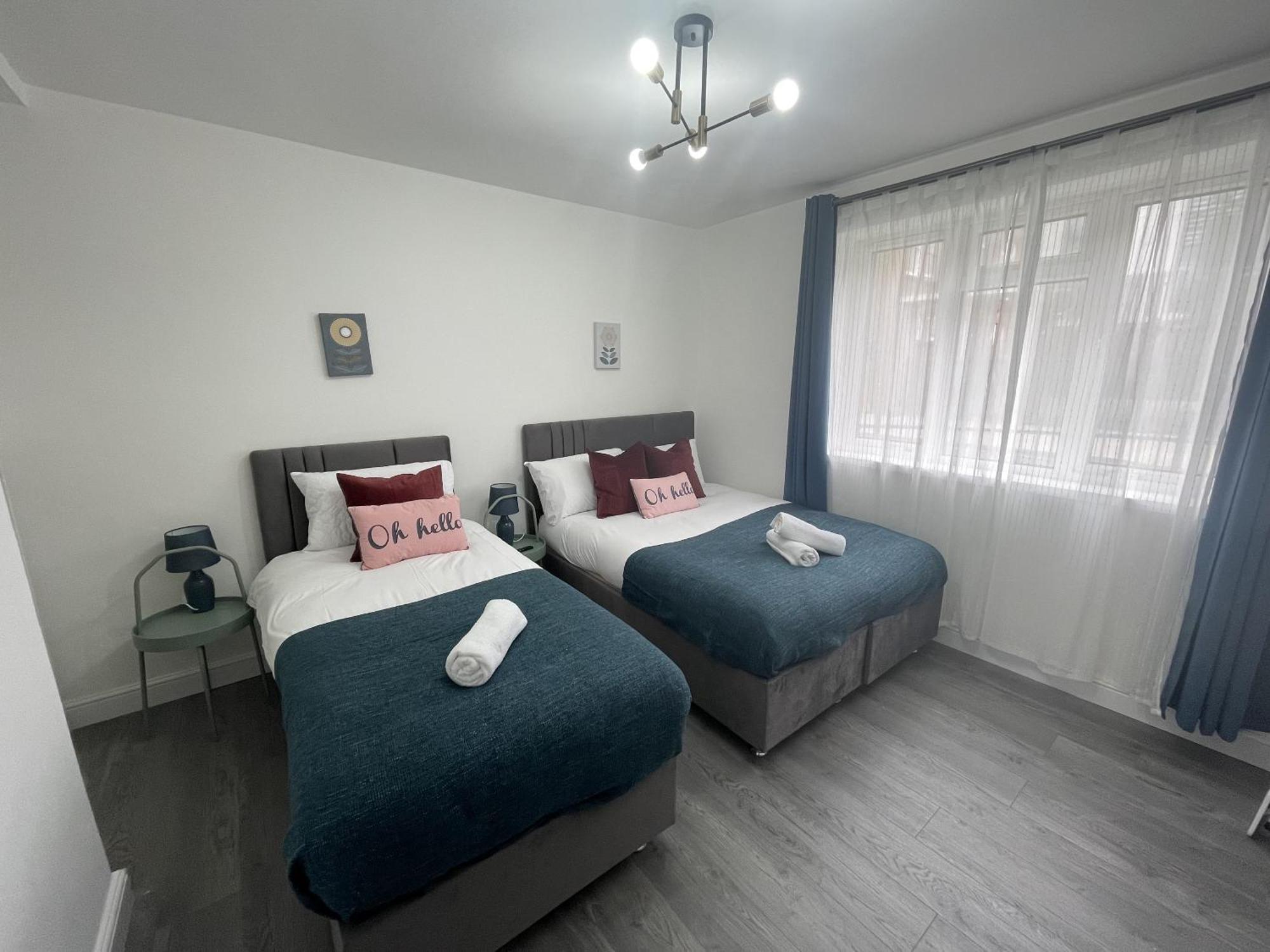 Deluxe - Next To Kings Cross - Eurostar & Euston Station Apartment London