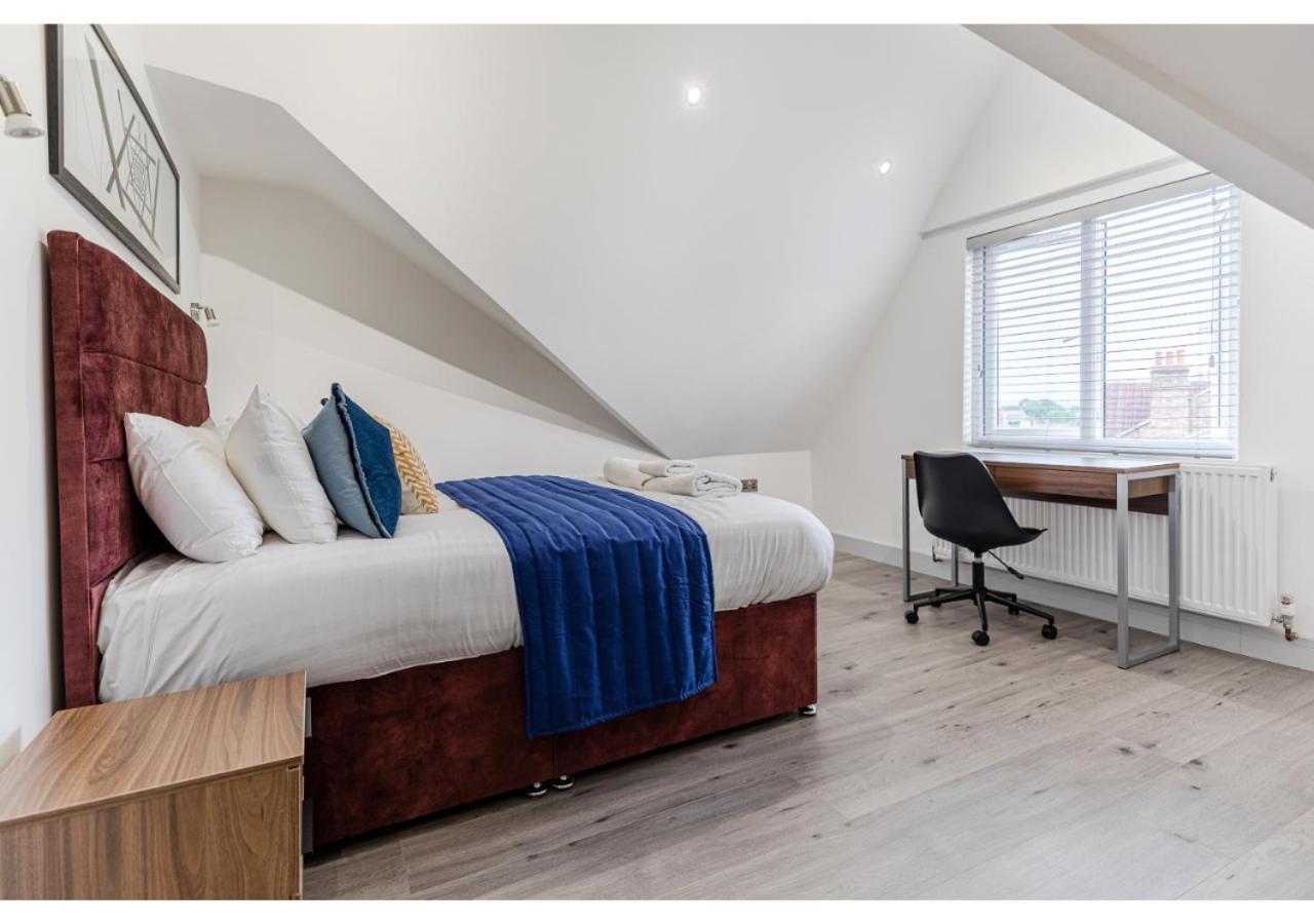 Cozy And Stylish 2 Bedroom Flat In Greater London