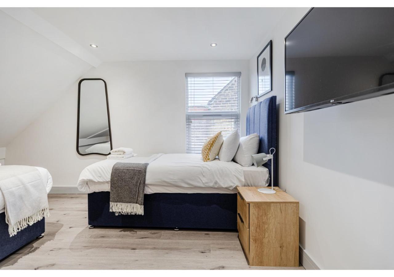 Cozy And Stylish 2 Bedroom Flat In Greater London