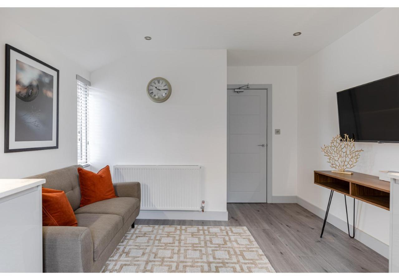 Apartment Cozy And Stylish 2 Bedroom Flat In Greater