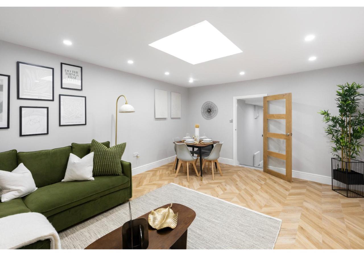 Apartment Conveniently Situated - Luxuriously Furnished! *