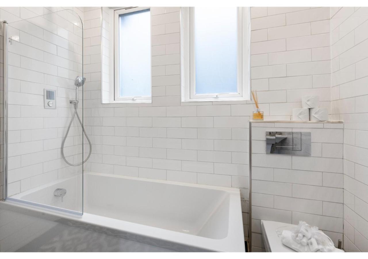 Apartment Conveniently Situated - Luxuriously Furnished! *