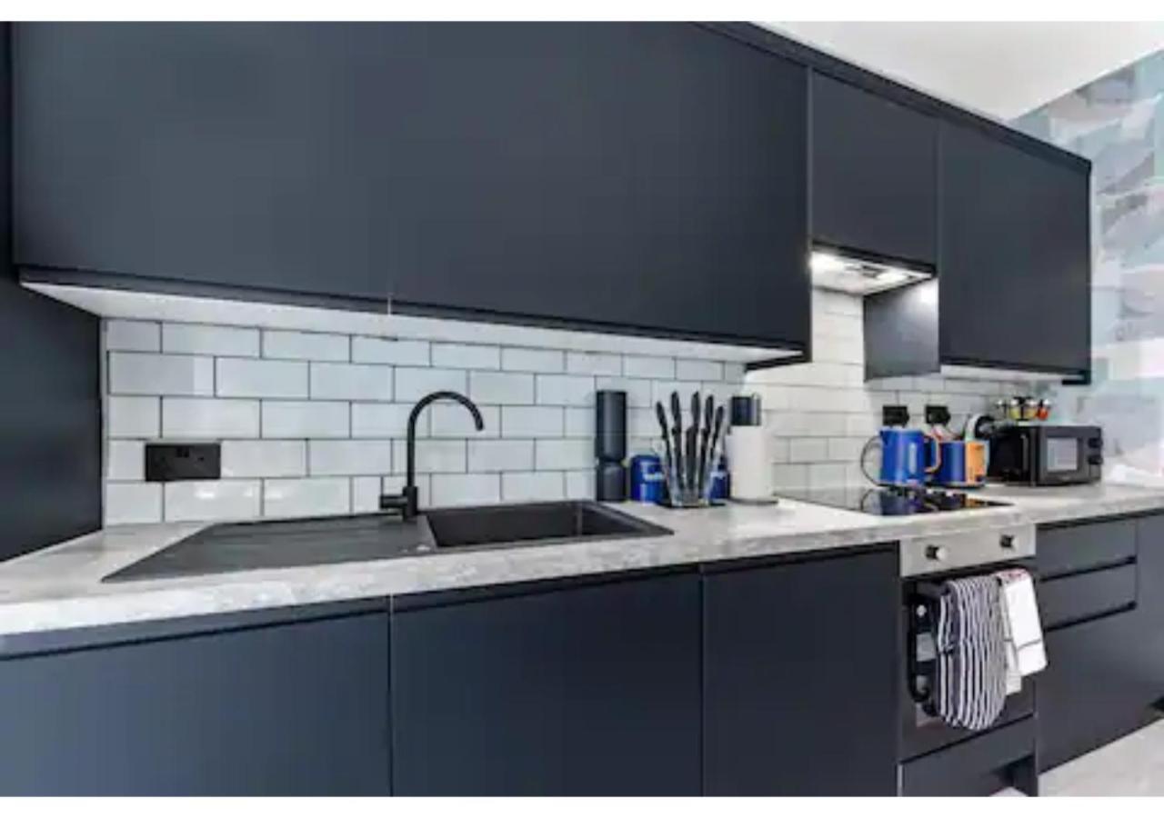 Three Bedroom - Perfect For Large Groups Apartment London