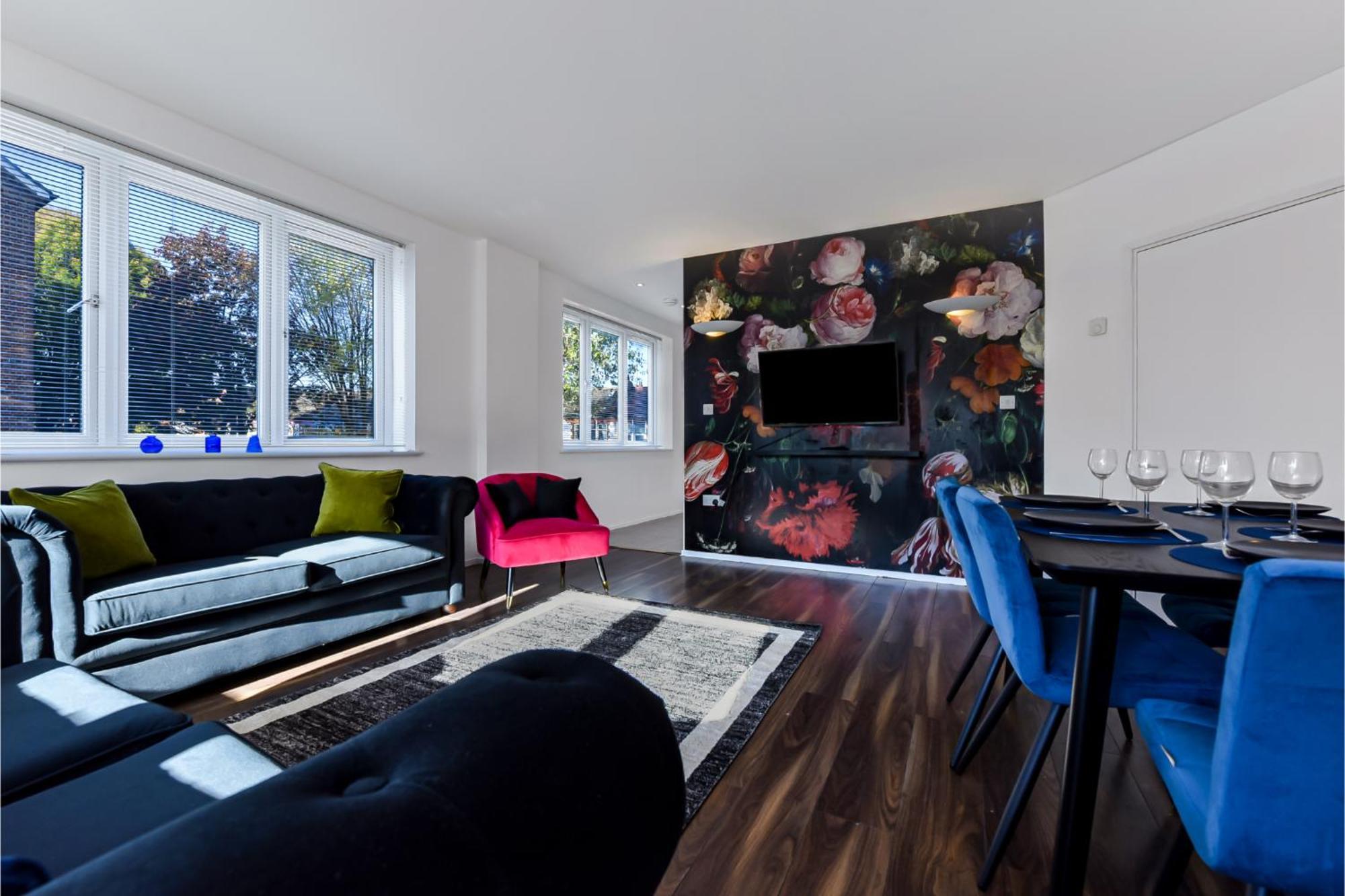 Charming And Modern 2 Bedroom Flat Apartment *