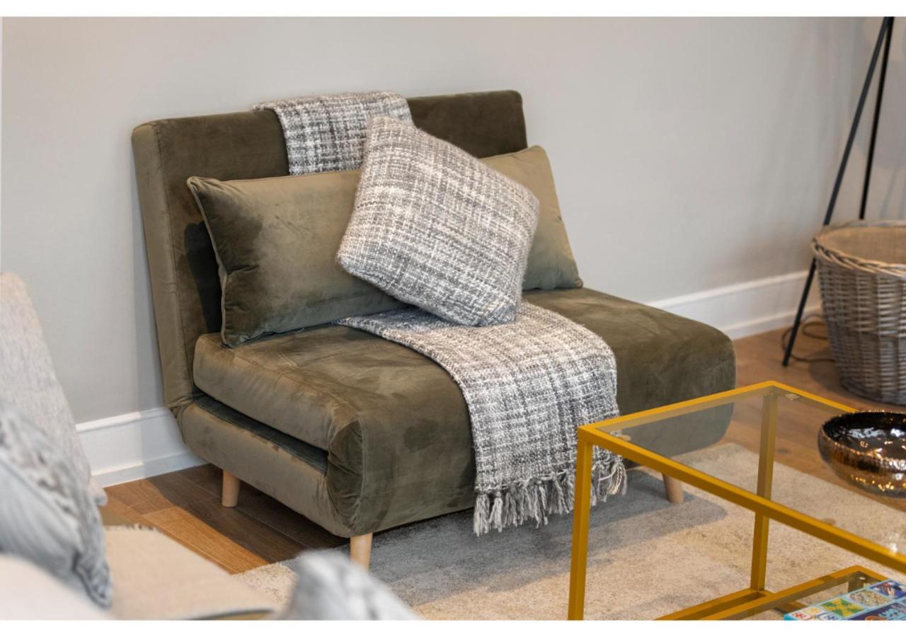 Chic & Radiant Retreat In Harringay Ladder Apartment London