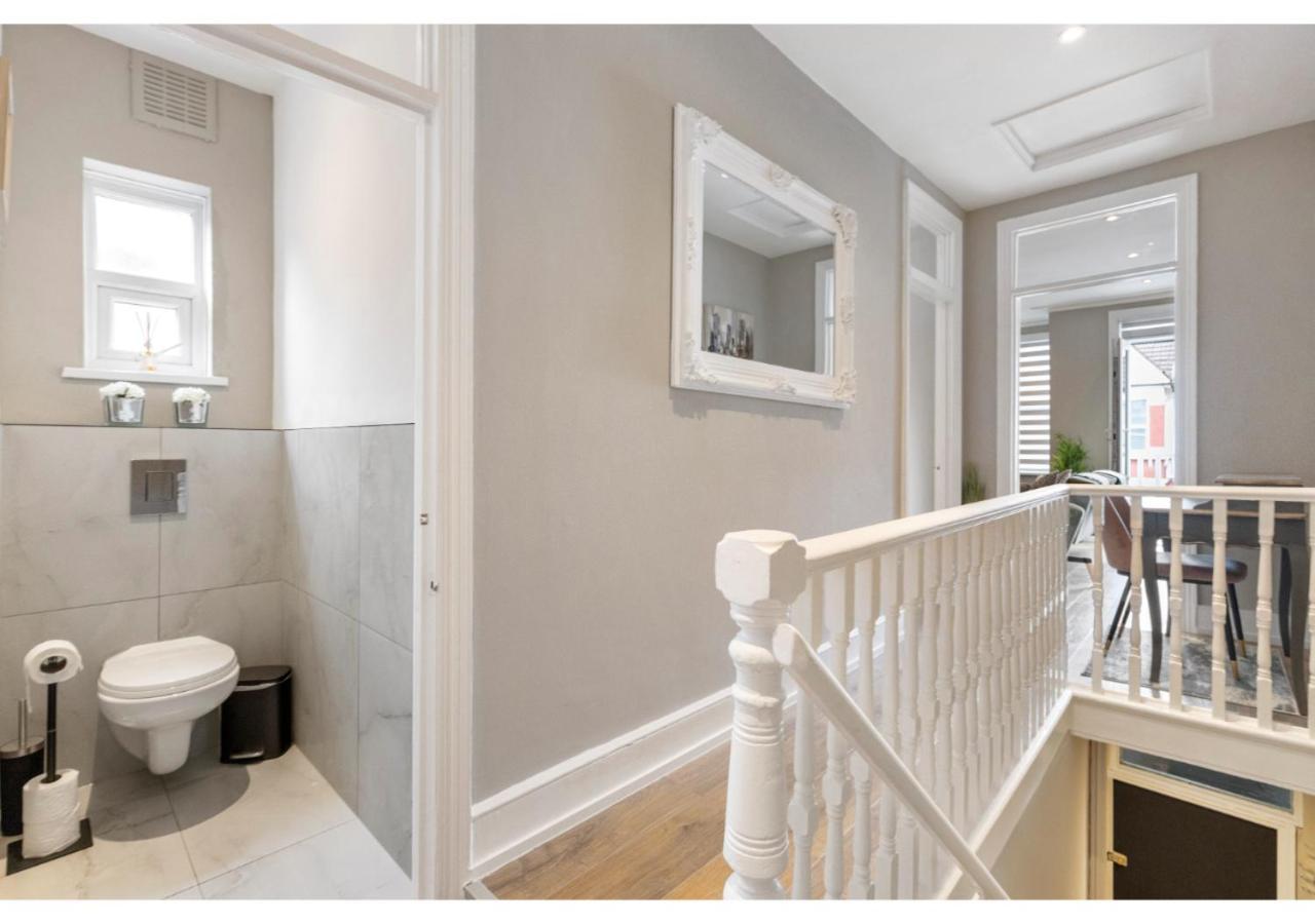 Chic & Radiant Retreat In Harringay Ladder * London