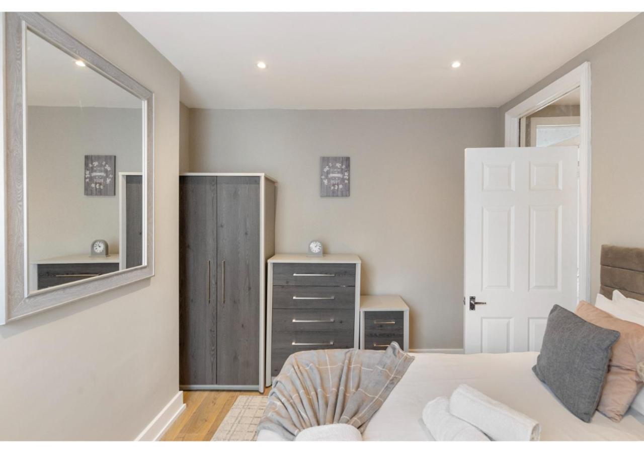 Apartment Chic & Radiant Retreat In Harringay Ladder London