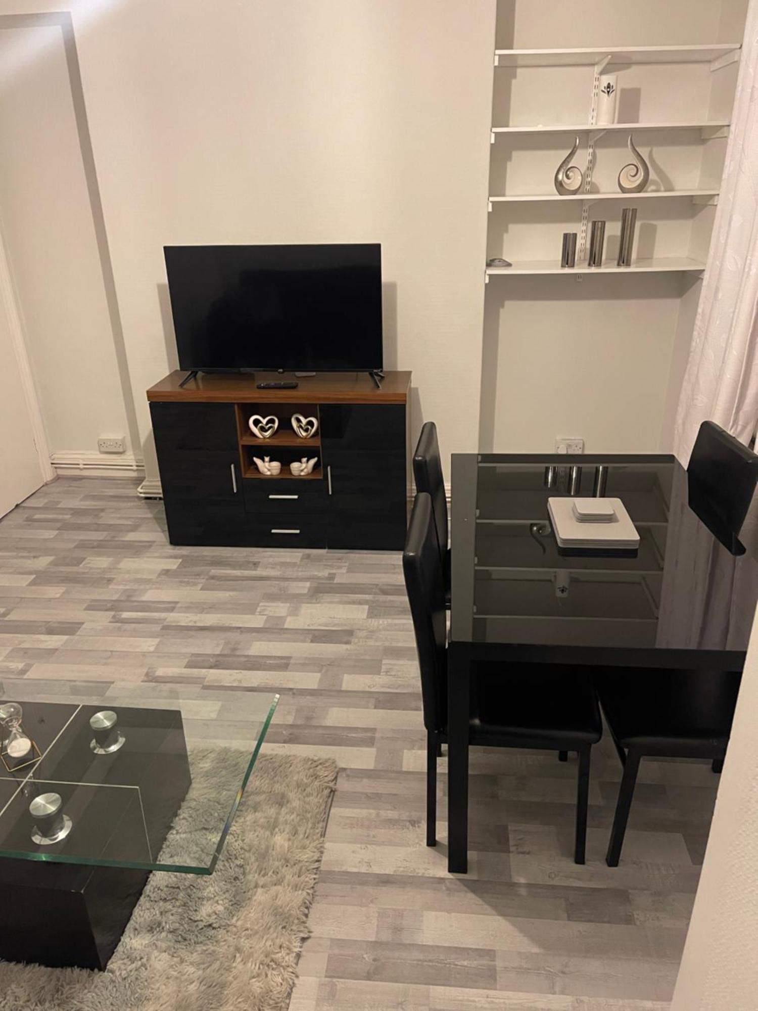 2 Bed In Lambeth Apartment London