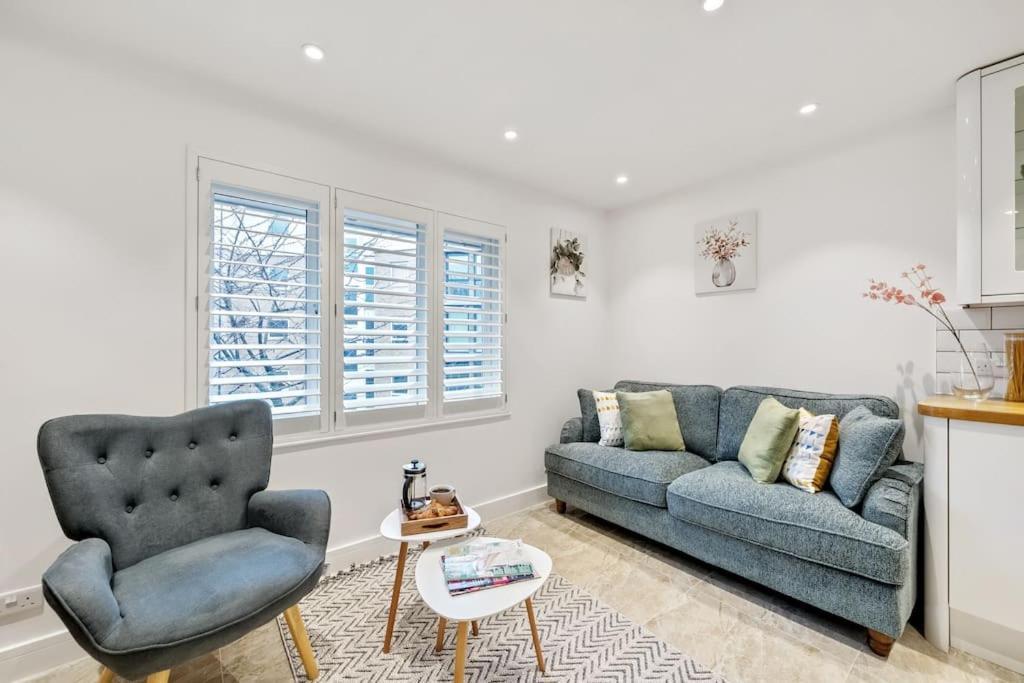 Stylish Contemporary 1 Bed Flat Near Bridge * Londen