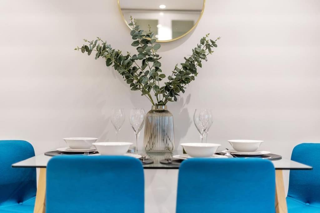 Stylish Contemporary 1 Bed Flat Near Bridge Londen
