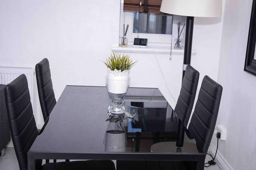 Apartment Two Bedroom Unit *