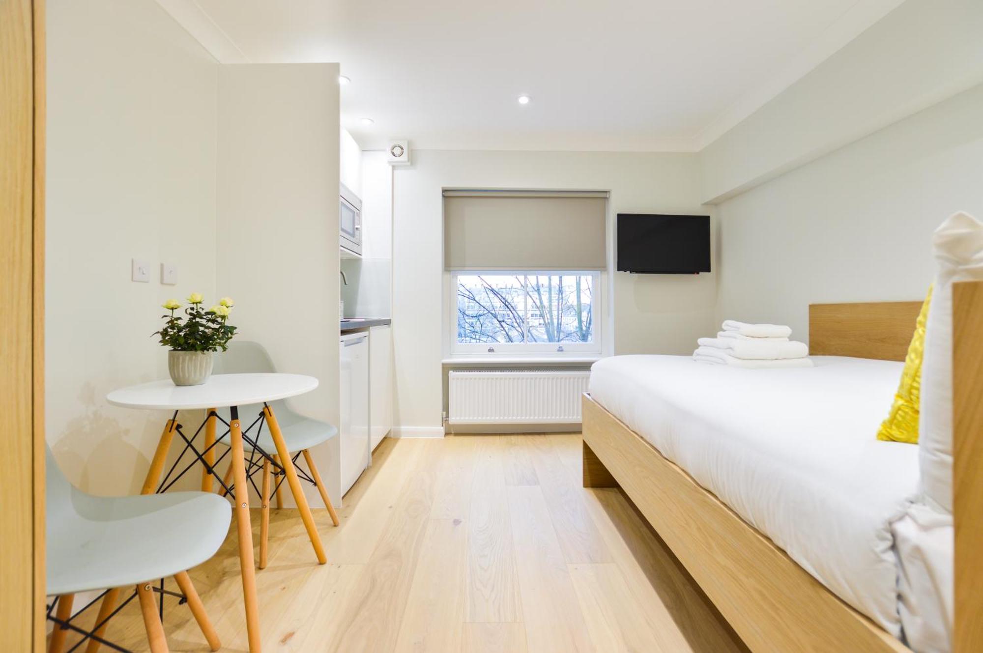 Queensborough Terrace Serviced By Concept *